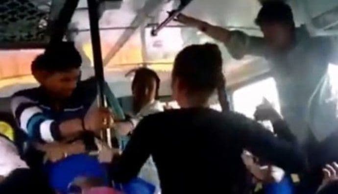 VIDEO: Kako su dvije djevojke postale junakinje Indije VIDEO: Kako su dvije djevojke postale junakinje Indije