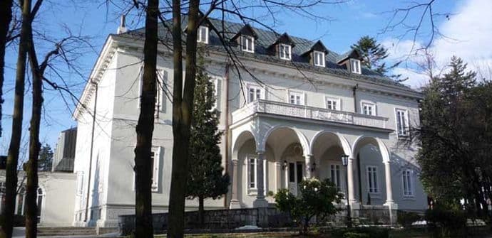 Milan Kučan poklonio zbirku „Iconotheca Valvasoriana“ NB„Đurđe Crnojević“ Milan Kučan poklonio zbirku „Iconotheca Valvasoriana“ NB„Đurđe Crnojević“