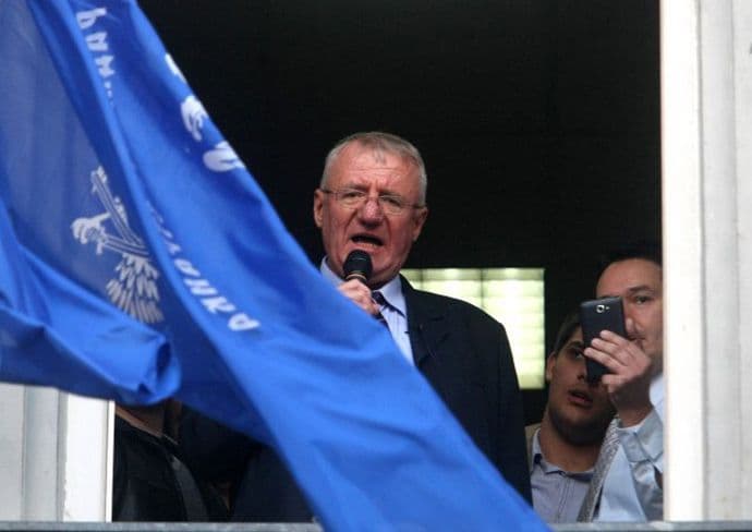 Šešelj: Peticija za smjenu Nikolića Šešelj: Peticija za smjenu Nikolića