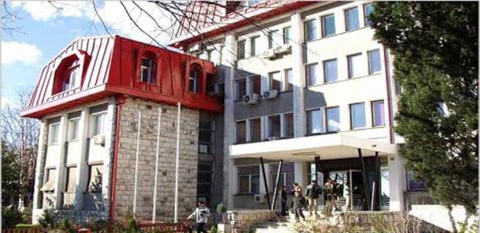 EF: Bjelica da javno pokaže svjedočanstva iz osnovne i srednje škole EF: Bjelica da javno pokaže svjedočanstva iz osnovne i srednje škole