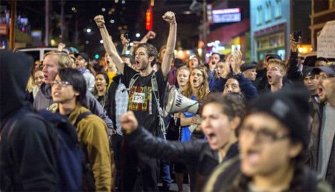 PROTESTI U SAD: Demonstracije se nastavljaju PROTESTI U SAD: Demonstracije se nastavljaju