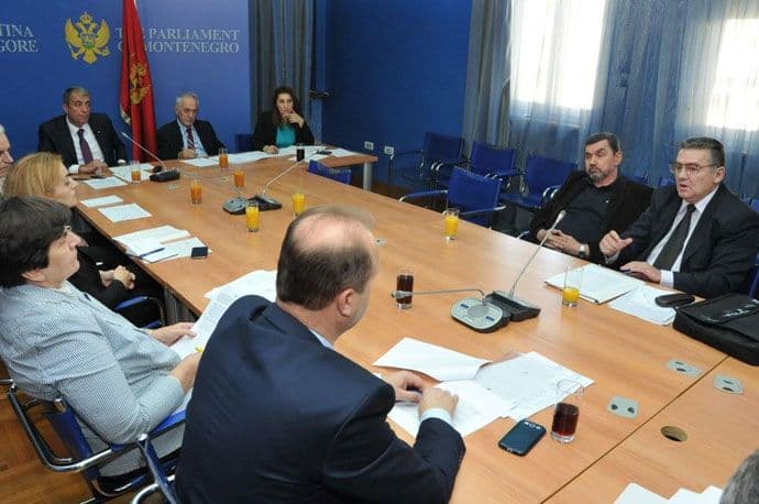 Sjutra kontrolno saslušanje u vezi infekcija beba Sjutra kontrolno saslušanje u vezi infekcija beba