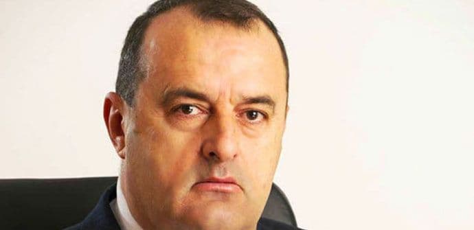 VUČINIĆ: Ne čudi povjerenje u SPC, najisplativiju investiciju u propast države VUČINIĆ: Ne čudi povjerenje u SPC, najisplativiju investiciju u propast države