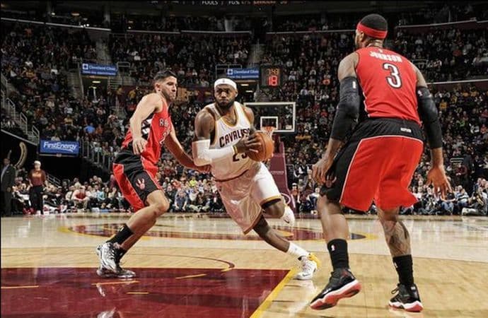 NBA: Slavili Klevlend i Oklahoma, poraz San Antonija NBA: Slavili Klevlend i Oklahoma, poraz San Antonija