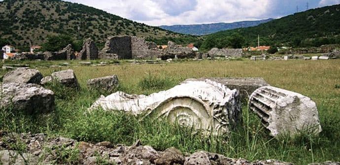 DEUS: "Skriveno arheološko blago Podgorice" u Galeriji "Art" DEUS: "Skriveno arheološko blago Podgorice" u Galeriji "Art"