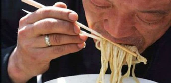 Restoran koji daje popuste u zavisnosti od težine gosta Restoran koji daje popuste u zavisnosti od težine gosta