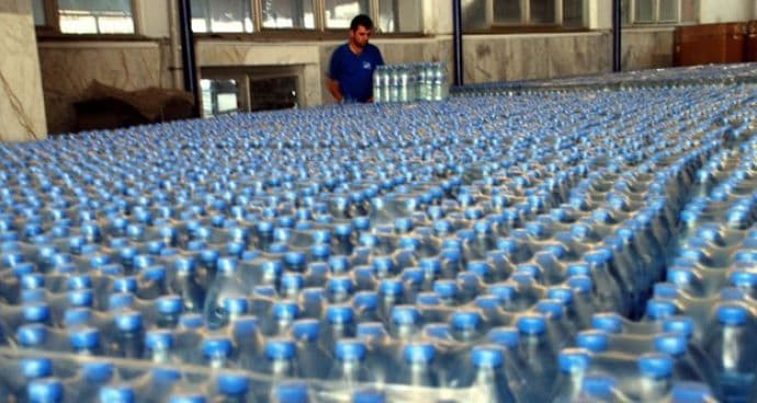 Švajcarska: Litar nafte jeftiniji od litra vode Švajcarska: Litar nafte jeftiniji od litra vode