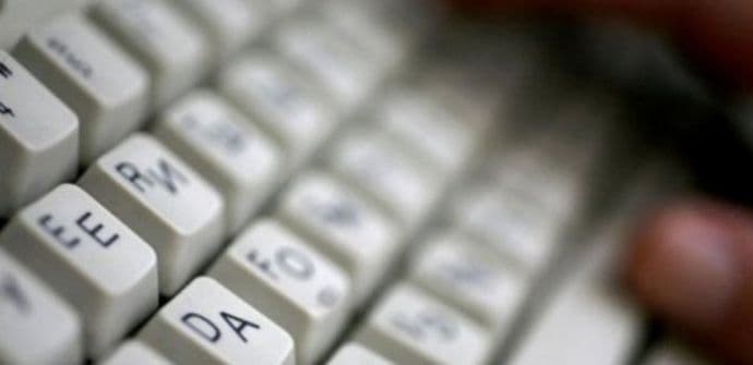 MIDT: Otvorena elektronska linija za prijavu nelegalnog sadržaja na Internetu MIDT: Otvorena elektronska linija za prijavu nelegalnog sadržaja na Internetu