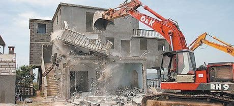 Srušeni nelegalni objekti na području Boke Kotorske i Podgorice Srušeni nelegalni objekti na području Boke Kotorske i Podgorice