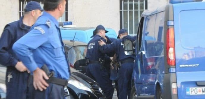 UP: U akciji „Rivijera“ uhapšeno osam osoba, zaplijenjeni ekstazi, marihuana i amfetamin UP: U akciji „Rivijera“ uhapšeno osam osoba, zaplijenjeni ekstazi, marihuana i amfetamin