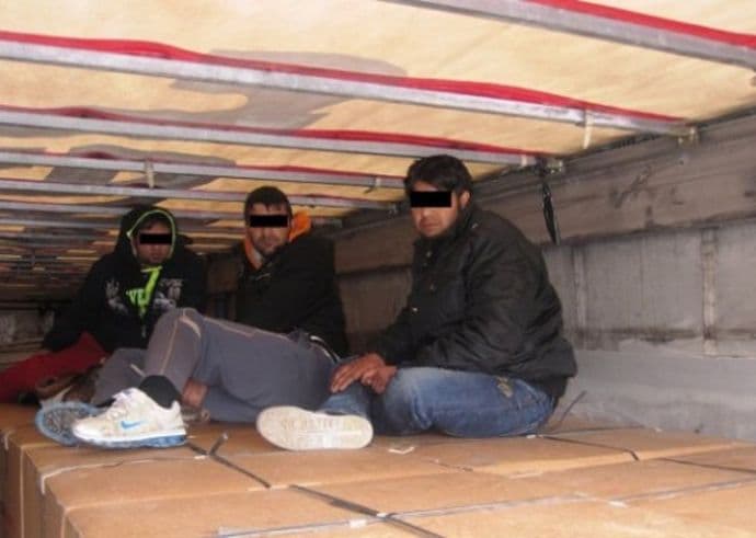 Albanija: Privedeno 88 imigranata prije ulaska u Crnu Goru Albanija: Privedeno 88 imigranata prije ulaska u Crnu Goru