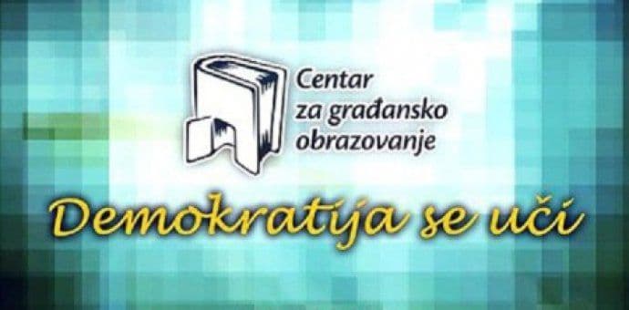 Uručene diplome polaznicima škole demokratije Uručene diplome polaznicima škole demokratije
