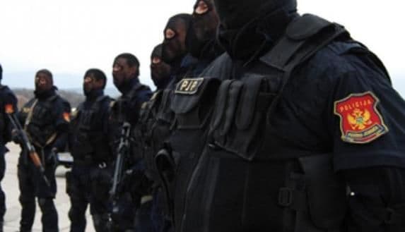 Akcija „Fleš“: Uhapšena dva lica osumnjičena za ucjenu Nikšićanina Akcija „Fleš“: Uhapšena dva lica osumnjičena za ucjenu Nikšićanina