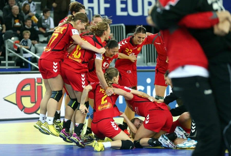 IGRAČICA I TIM GODINE: Glasajte za Kaću, Majdu, Joku i Suzu IGRAČICA I TIM GODINE: Glasajte za Kaću, Majdu, Joku i Suzu