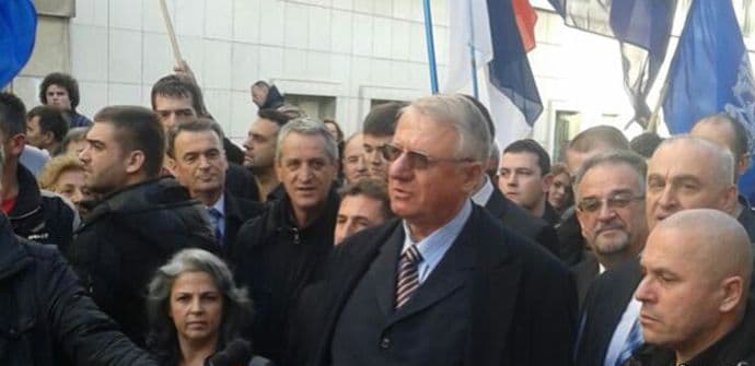 Šešelju zabranjen ulazak u Skupštinu Vojvodine Šešelju zabranjen ulazak u Skupštinu Vojvodine