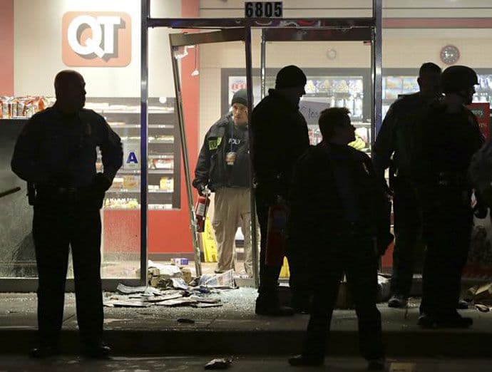 Novi protesti i sukobi u Berkliju Novi protesti i sukobi u Berkliju