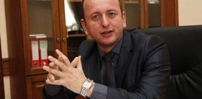 KNEŽEVIĆ: Đukanović pozapošljavao većinu “neradnika” koje želi da idu kući KNEŽEVIĆ: Đukanović pozapošljavao većinu “neradnika” koje želi da idu kući