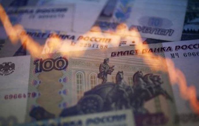 Rusija na odbranu rublje potrošila 15,7 milijardi dolara Rusija na odbranu rublje potrošila 15,7 milijardi dolara