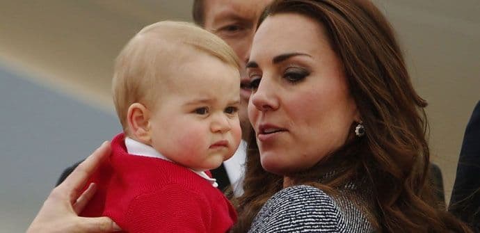 Princ Džordž dobio poklone vrijedne 10.000 eura Princ Džordž dobio poklone vrijedne 10.000 eura