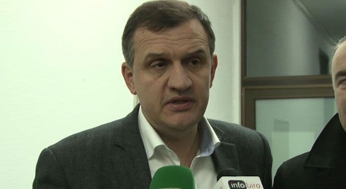 VIDEO: Ministar zdravlja Albanije Ilir Beqaj o saobraćajnoj nesreći na putu Bar - Ulcinj VIDEO: Ministar zdravlja Albanije Ilir Beqaj o saobraćajnoj nesreći na putu Bar - Ulcinj