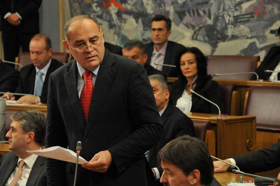 SIMOVIĆ: Politika je za koleginicu Vuksanović samo vještina obmane SIMOVIĆ: Politika je za koleginicu Vuksanović samo vještina obmane