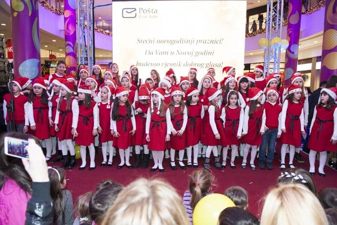 Pošta organizovala novogodišnju zabavu za mališane u Delti Pošta organizovala novogodišnju zabavu za mališane u Delti