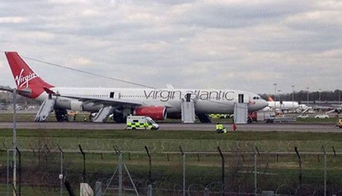 Srećan kraj u Engleskoj: Avion "Virdžin Atlantika" uspješno sletio nakon velikih problema Srećan kraj u Engleskoj: Avion "Virdžin Atlantika" uspješno sletio nakon velikih problema