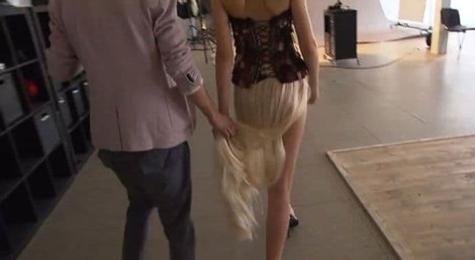 Švajcarac pravi odjeću od kose (VIDEO) Švajcarac pravi odjeću od kose (VIDEO)