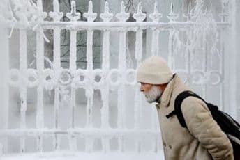 Ledeni talas zahvatio Crnu Goru: Jaka oluja i temperatura se spušta na -10 Ledeni talas zahvatio Crnu Goru: Jaka oluja i temperatura se spušta na -10