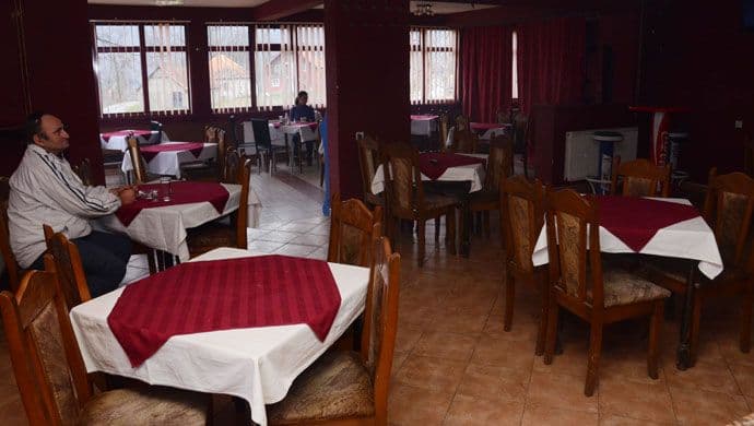 Novi nameti za ugostitelje: Uskoro takse za cigarete i za muziku nakon ponoći Novi nameti za ugostitelje: Uskoro takse za cigarete i za muziku nakon ponoći