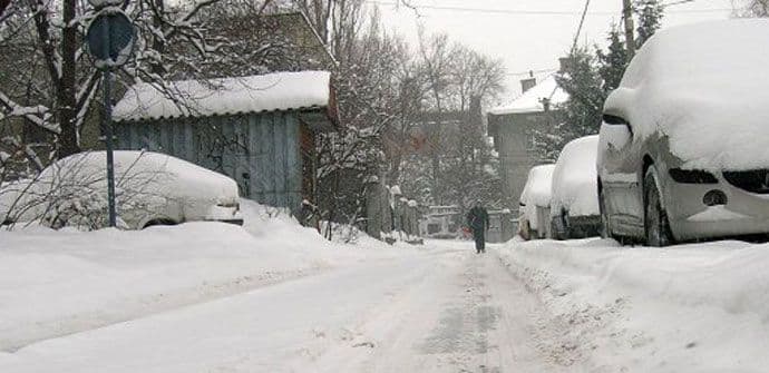 Da li zimi zagrijavate motor automobila prije polaska? Da li zimi zagrijavate motor automobila prije polaska?