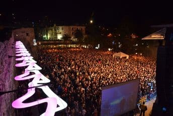 FOTO: Parni valjak i Nina Žižić oduševili posjetioce FOTO: Parni valjak i Nina Žižić oduševili posjetioce