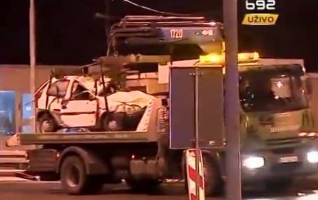 Troje poginulo u udesu na autoputu Beograd-Niš Troje poginulo u udesu na autoputu Beograd-Niš