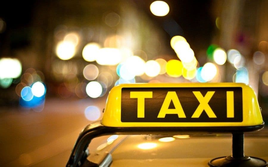 PODGORICA: Uhapšeno pet osoba zbog napada na taksistu PODGORICA: Uhapšeno pet osoba zbog napada na taksistu