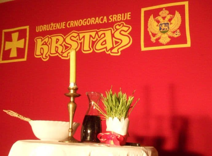Nalaganje badnjaka sjutra u Lovćencu Nalaganje badnjaka sjutra u Lovćencu