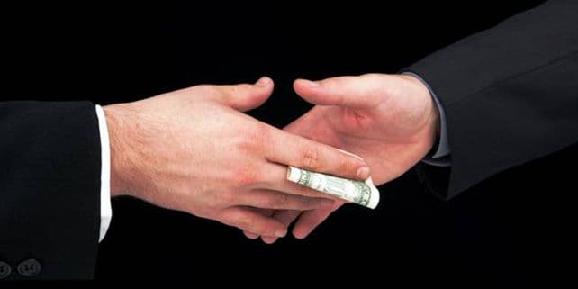 Otkaz za dva carinika, u toku krivični postupci protiv 16 službenika Otkaz za dva carinika, u toku krivični postupci protiv 16 službenika