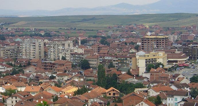 Đakovica: Kamenovan autobus Đakovica: Kamenovan autobus