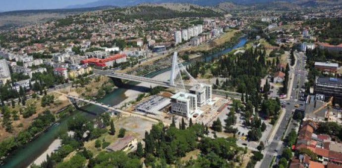 Uhapšen jer je napao policajca u centru Podgorice Uhapšen jer je napao policajca u centru Podgorice