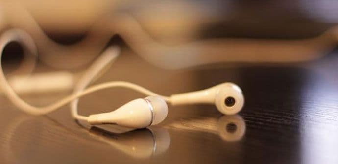 Koju muziku slušate dok ste na poslu? (VIDEO) Koju muziku slušate dok ste na poslu? (VIDEO)