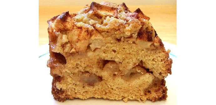 Toplo i aromatično: Kolač sa jabukama i rumom Toplo i aromatično: Kolač sa jabukama i rumom