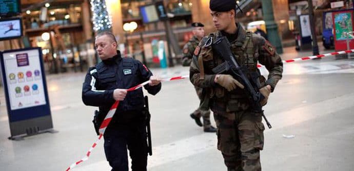 MONPELJE: Taoci na slobodi, napadač se predao MONPELJE: Taoci na slobodi, napadač se predao