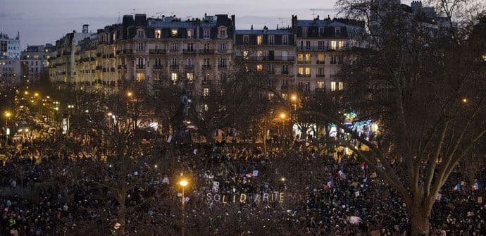 Marš jedinstva zvanično završen, Parižani i dalje na ulicama Marš jedinstva zvanično završen, Parižani i dalje na ulicama