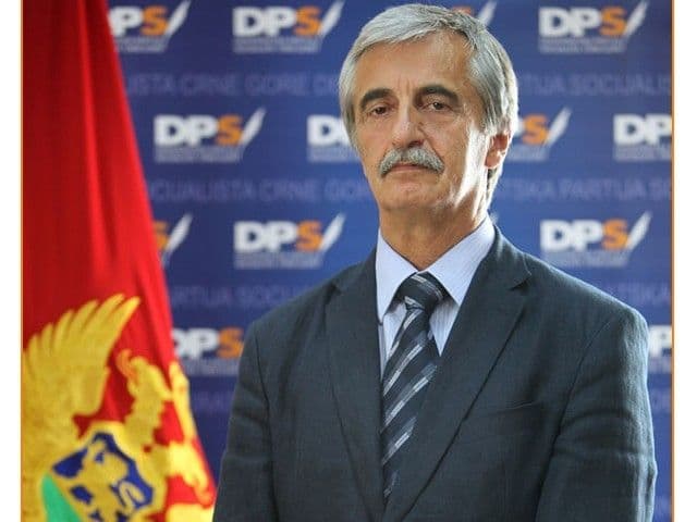 NIKČEVIĆ: Poslanik ne treba da se krije iza imuniteta NIKČEVIĆ: Poslanik ne treba da se krije iza imuniteta