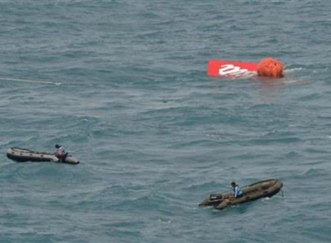 Izvučena crna kutija iz "Er Azije" Izvučena crna kutija iz "Er Azije"