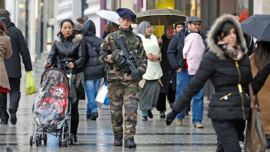 Francuska: 10.000 vojnika na ulicama Francuska: 10.000 vojnika na ulicama