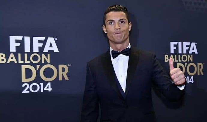 Ronaldo pronašao izgubljeni telefon prelijepe plavuše Ronaldo pronašao izgubljeni telefon prelijepe plavuše