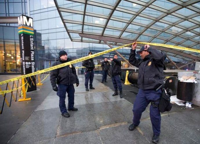 Dim u metrou u Vašingtonu, jedna osoba nastradala Dim u metrou u Vašingtonu, jedna osoba nastradala