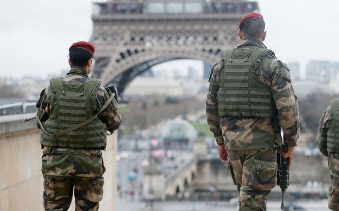 Francuska: Policija traga za još šest terorista Francuska: Policija traga za još šest terorista