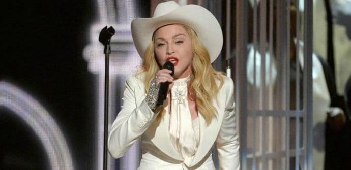 Madona, AC/DC, Ed Širan i Ariana Grande nastupaju na dodjeli Gremi nagrada Madona, AC/DC, Ed Širan i Ariana Grande nastupaju na dodjeli Gremi nagrada