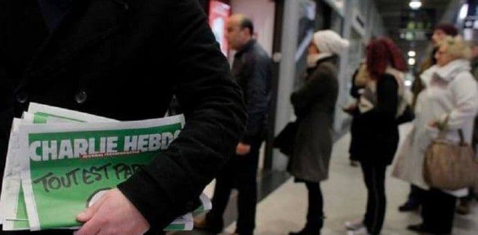 Magazin rasprodat, štampaju se dodatna dva miliona Charlie Hebdoa Magazin rasprodat, štampaju se dodatna dva miliona Charlie Hebdoa
